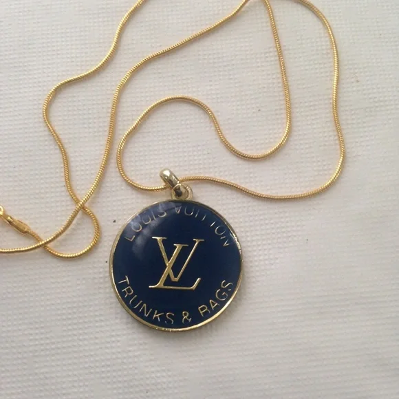 Louis Vuitton 3-way Handbag Charm-Key Chain Neck… - Picture 5 of 8